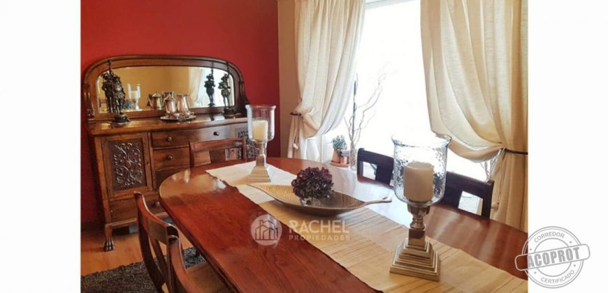 SE VENDE PRECIOSA Y AMPLIA CASA REMODELADA EN BARRIO INGLES