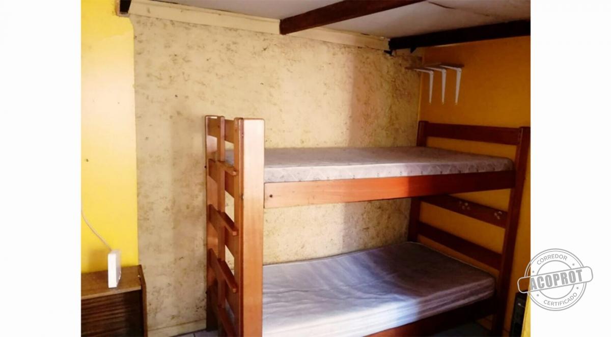 SE VENDE GRAN CASA CON 8 DORMITORIOS EN CALLE INGLATERRA