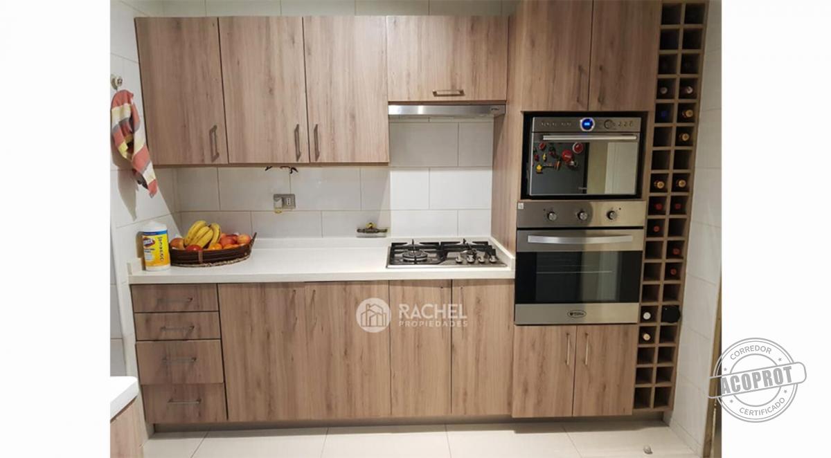 SE VENDE PRECIOSA Y AMPLIA CASA REMODELADA EN BARRIO INGLES