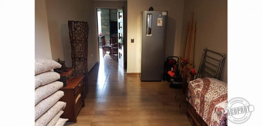 SE VENDE PRECIOSA Y AMPLIA CASA REMODELADA EN BARRIO INGLES
