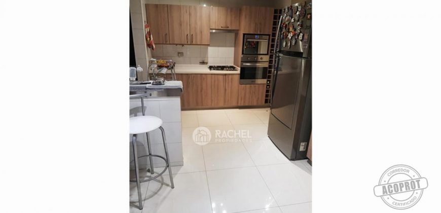 SE VENDE PRECIOSA Y AMPLIA CASA REMODELADA EN BARRIO INGLES