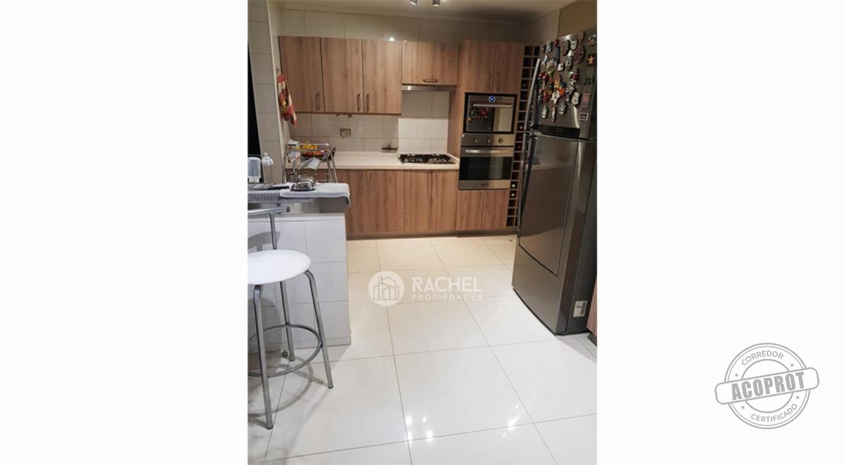 SE VENDE PRECIOSA Y AMPLIA CASA REMODELADA EN BARRIO INGLES