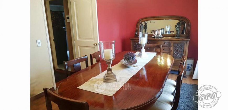 SE VENDE PRECIOSA Y AMPLIA CASA REMODELADA EN BARRIO INGLES