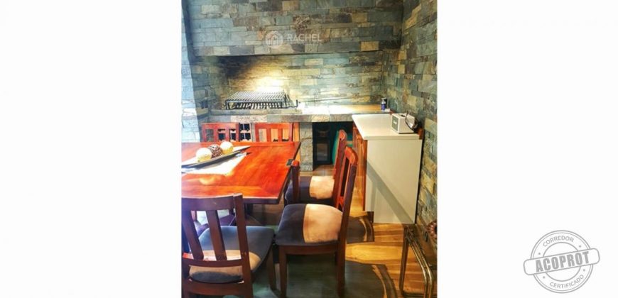 SE VENDE PRECIOSA Y AMPLIA CASA REMODELADA EN BARRIO INGLES