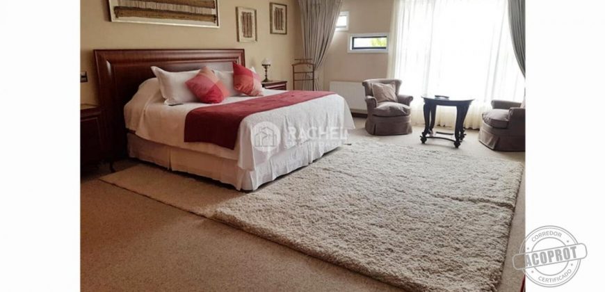 SE VENDE PRECIOSA Y AMPLIA CASA REMODELADA EN BARRIO INGLES