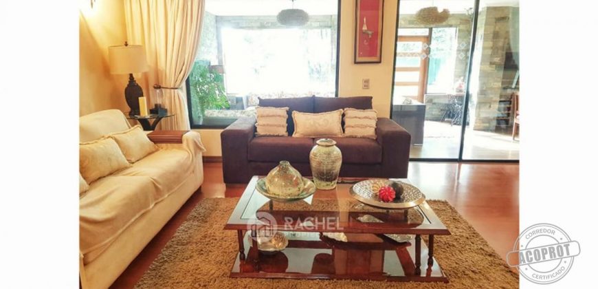 SE VENDE PRECIOSA Y AMPLIA CASA REMODELADA EN BARRIO INGLES