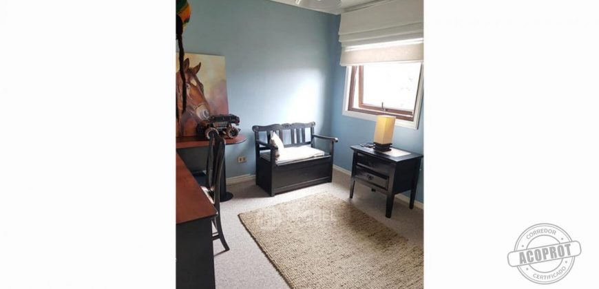 SE VENDE PRECIOSA Y AMPLIA CASA REMODELADA EN BARRIO INGLES