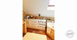 SE VENDE PRECIOSA Y AMPLIA CASA REMODELADA EN BARRIO INGLES