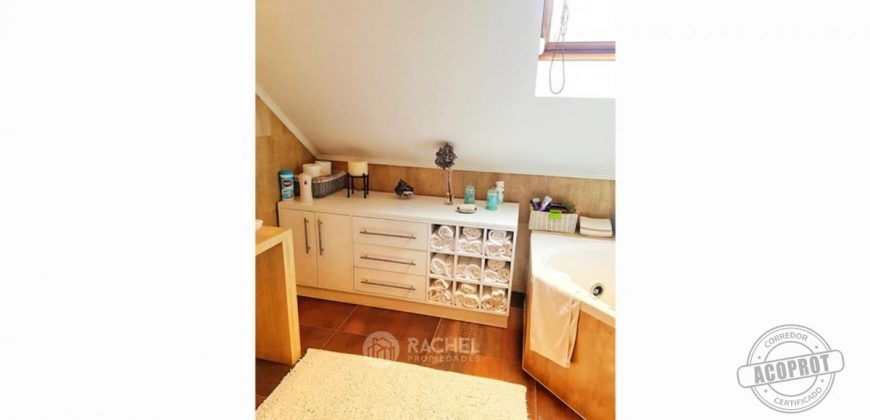SE VENDE PRECIOSA Y AMPLIA CASA REMODELADA EN BARRIO INGLES