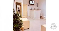 SE VENDE CONSULTA MEDICA EQUIPADA/PUERTAS CERRADA