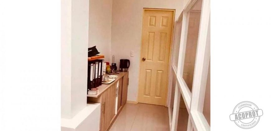 SE VENDE CONSULTA MEDICA EQUIPADA/PUERTAS CERRADA
