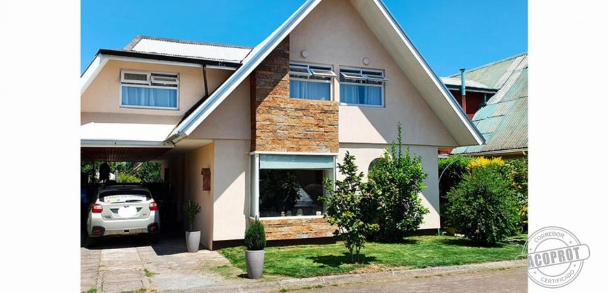 SE VENDE LINDA Y AMPLIA CASA EN CONDOMINIO SECTOR CATALUÑA