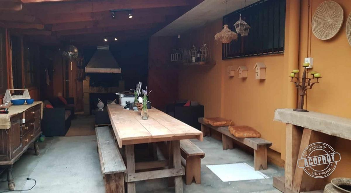 Se Vende Casa 4B 2B Amplia Calle Francia, Temuco