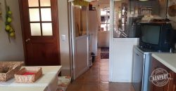 SE VENDE CASA con QUINCHO EN BARRIO INGLES