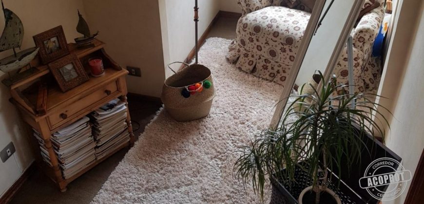 SE VENDE CASA con QUINCHO EN BARRIO INGLES