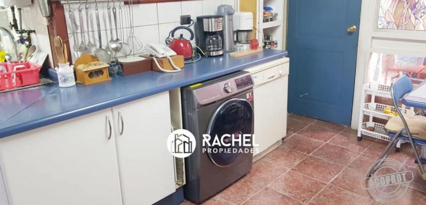 Se vende casa esquina en villa Trianon