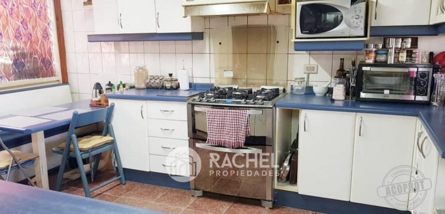 Se vende casa esquina en villa Trianon