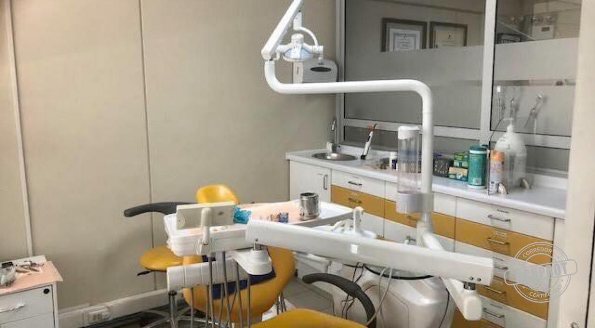 Se vende derecho de llave consulta dental funcionando en pleno centro