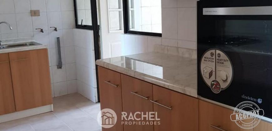 SE VENDE LINDA CASA AMPLIADA Y REMODELADA – LOMAS DE MIRASUR