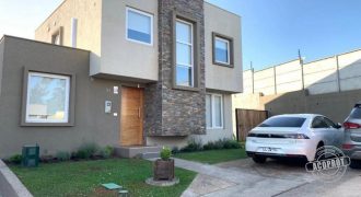 linda casa, semi nueva en inmejorables condiciones