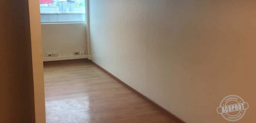 RACHEL PROPIEDADES PROPIEDADES OFICINA SE ARRIENDA GRAN Y ESPACIOSA OFICINA EN EDIFICIO PRAT, CENTRO DE TEMUCO Se Arrienda Gran y Espaciosa Oficina en Edificio Prat, Centro de Temuco