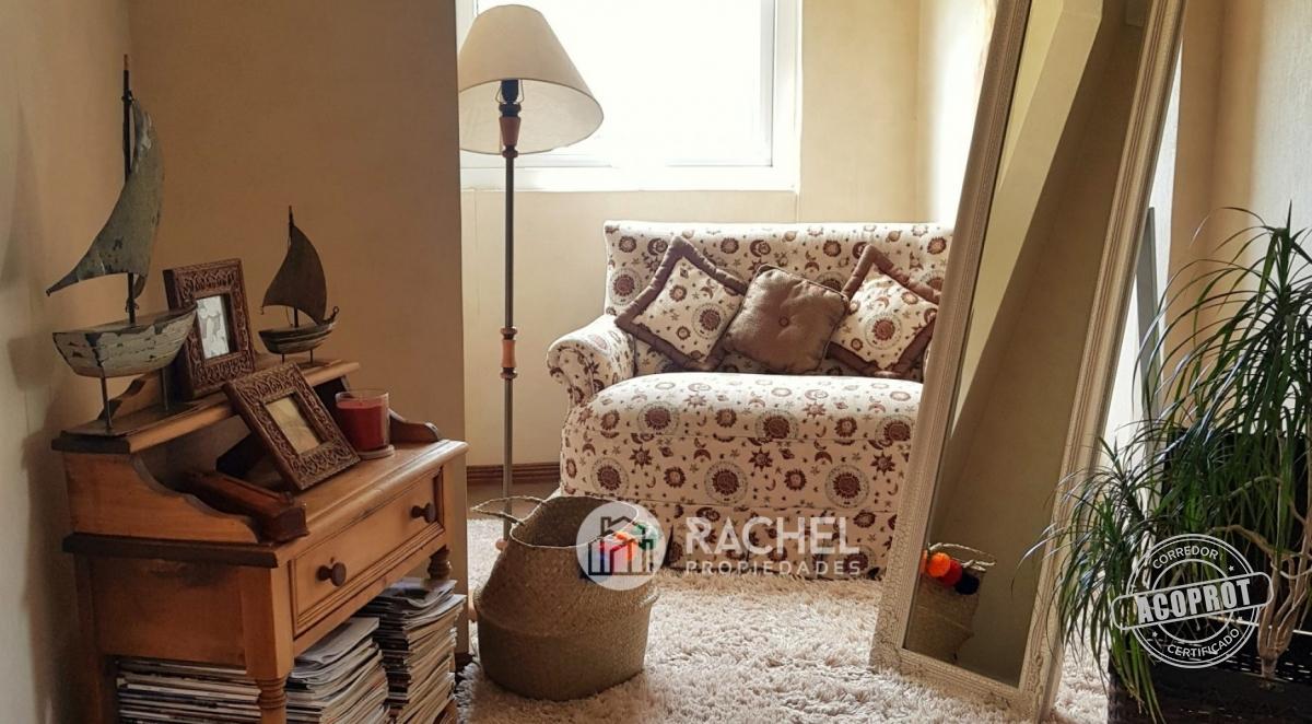 SE VENDE CASA con QUINCHO EN BARRIO INGLES