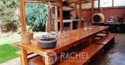 SE VENDE CASA con QUINCHO EN BARRIO INGLES