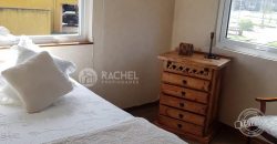 SE VENDE CASA con QUINCHO EN BARRIO INGLES
