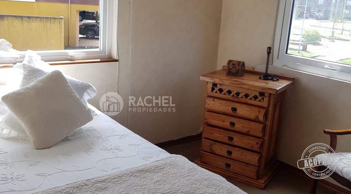 SE VENDE CASA con QUINCHO EN BARRIO INGLES