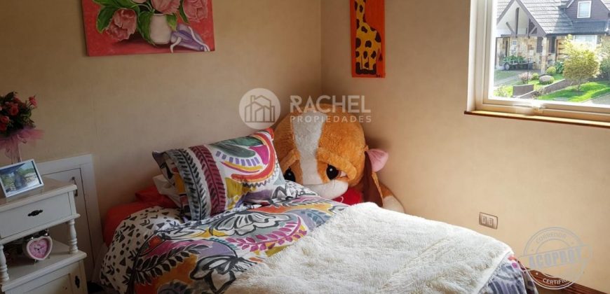 SE VENDE CASA con QUINCHO EN BARRIO INGLES