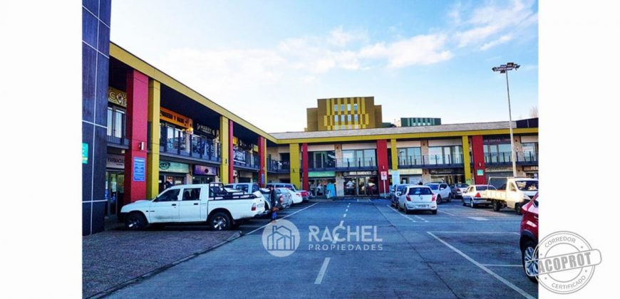 SE ARRIENDAN EXCELENTES LOCALES COMERCIALES EN STRIP CENTER