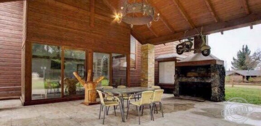 Venta de Casa con 6d en Condominio y acceso a Lago Villarrica