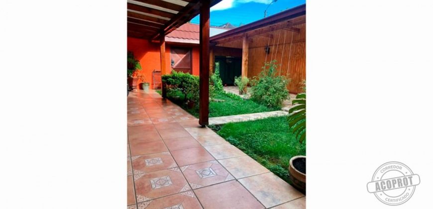 SE VENDE CASA MUY BIEN UBICADA CAMINO DEL ALBA