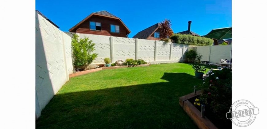 SE VENDE LUMINOSA CASA EN CONDOMINIO