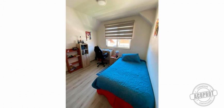SE VENDE LUMINOSA CASA EN CONDOMINIO