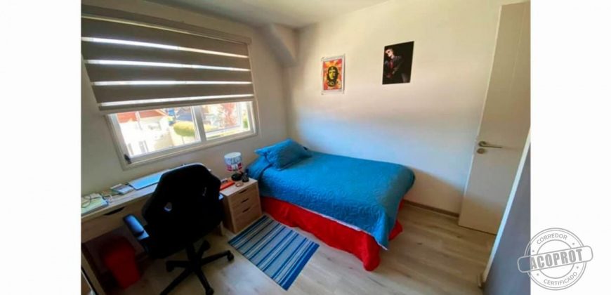 SE VENDE LUMINOSA CASA EN CONDOMINIO