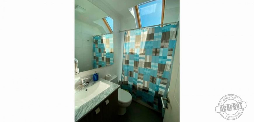 SE VENDE LUMINOSA CASA EN CONDOMINIO