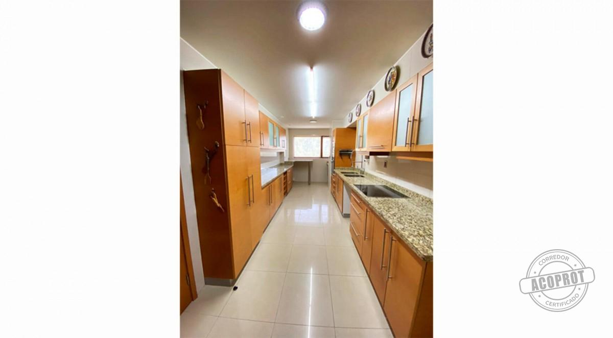 SE VENDE HERMOSO DEPTO COMPLETAMENTE REMODELADO EN EDIFICIO BRANDENBURG