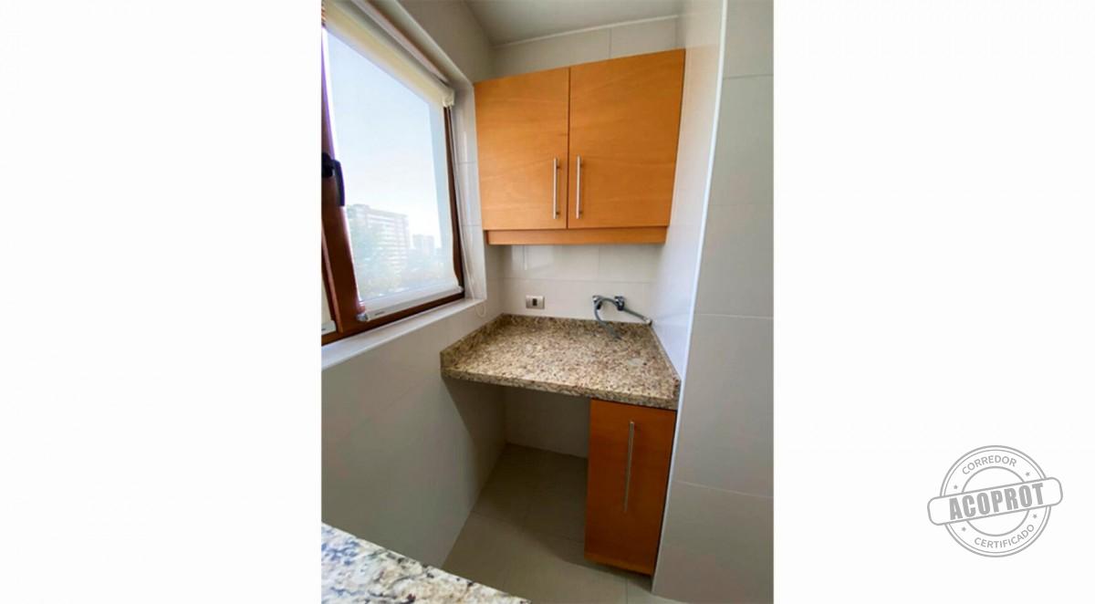 SE VENDE HERMOSO DEPTO COMPLETAMENTE REMODELADO EN EDIFICIO BRANDENBURG