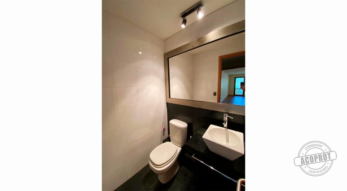 SE VENDE HERMOSO DEPTO COMPLETAMENTE REMODELADO EN EDIFICIO BRANDENBURG