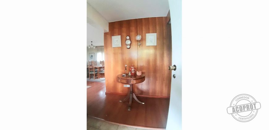 SE VENDE EXCELENTE PROPIEDAD CON UN GRAN SITIO Y UBICACIÓN