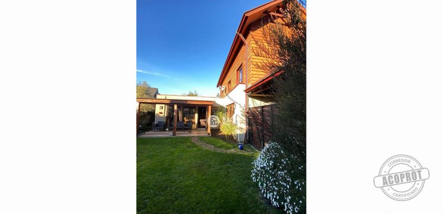 SE VENDE HERMOSA CASA EN CONDOMINIO