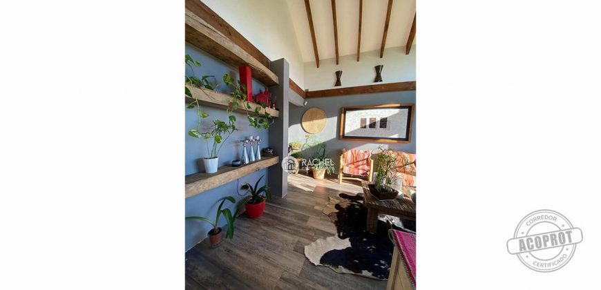 LUMINOSA Y ACOGEDORA CASA EN PARCELA- CONDOMINIO CERRADO