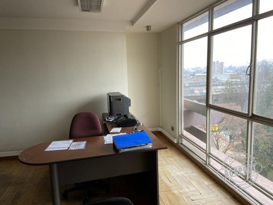 VENDEMOS AMPLIA OFICINA FRENTE A PLAZA CENTRO DE TEMUCO $185.000.000