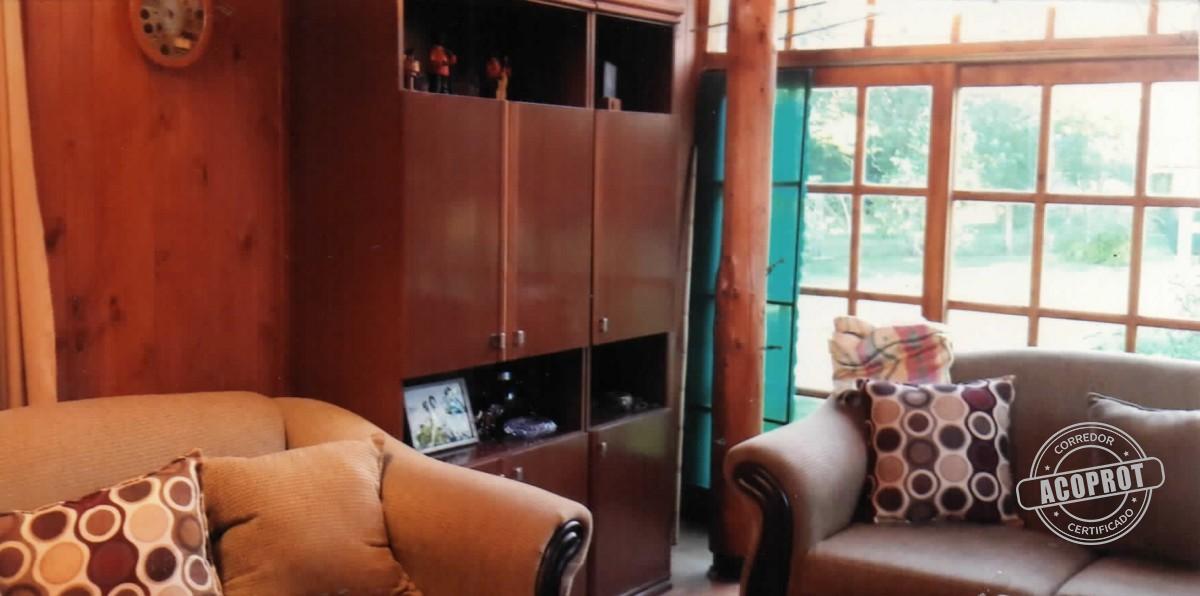 Parcela de agrado y casa 2 pisos estilo Italo-americana