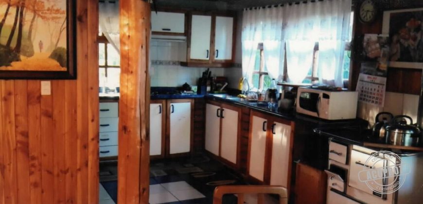 Parcela de agrado y casa 2 pisos estilo Italo-americana