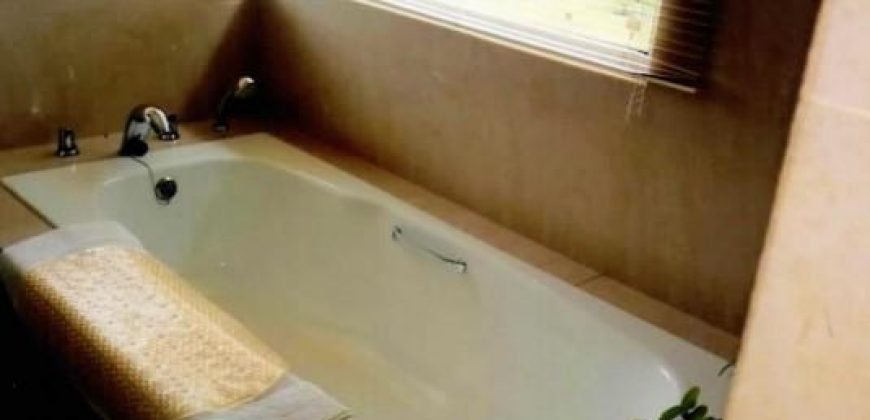 VENDE PARCELA DE AGRADO CON MARAVILLOSA CASA MODERNA 2 PISOS
