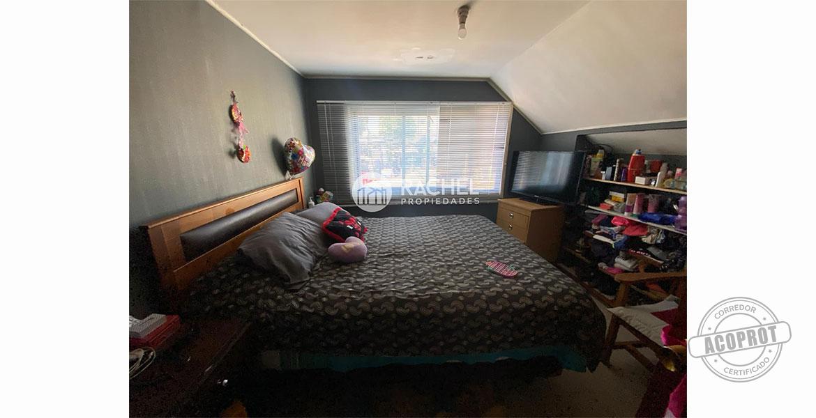 SE VENDE CASA CON GRAN TERRENO AVDA SAN MARTÍN