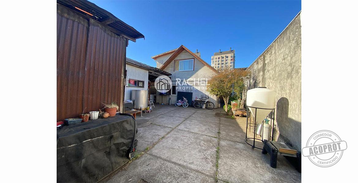 SE VENDE CASA CON GRAN TERRENO AVDA SAN MARTÍN