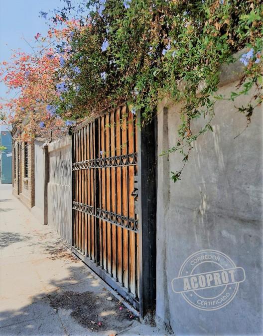 Vendo Casa con Terreno Amplio en Recoleta – Santiago